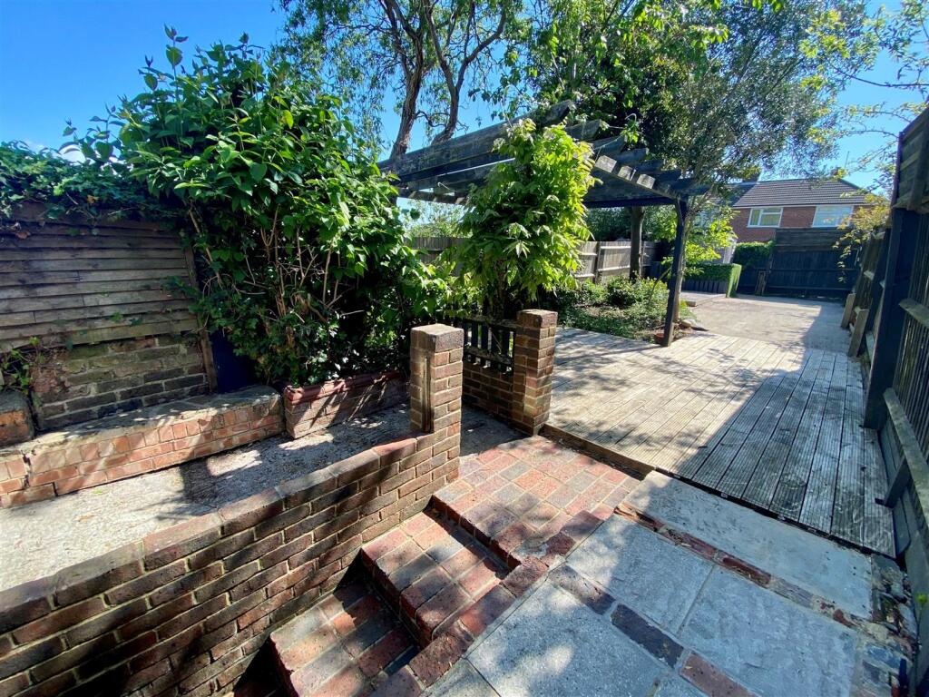 3 bed Mid Terraced House for rent in Hailsham. From Taylor Engley - Eastbourne