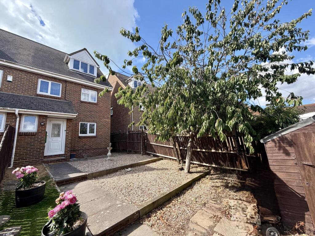 4 bed End of Terrace for rent in Eastbourne. From Taylor Engley - Eastbourne 4 bed End of Terrace for rent in Eastbourne. From Taylor Engley - Eastbourne