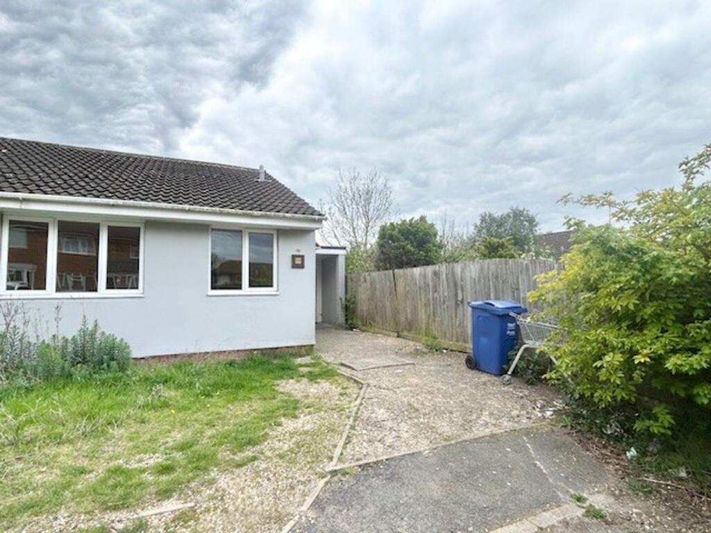 2 bed Semi-detached bungalow for rent in Milton Keynes. From Taylor Walsh - Milton Keynes