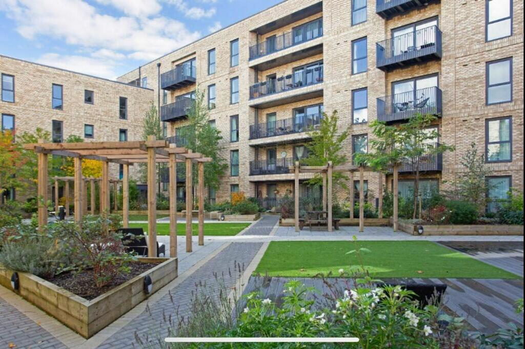 2 bed Penthouse for rent in Milton Keynes. From Taylor Walsh - Milton Keynes 2 bed Penthouse for rent in Milton Keynes. From Taylor Walsh - Milton Keynes