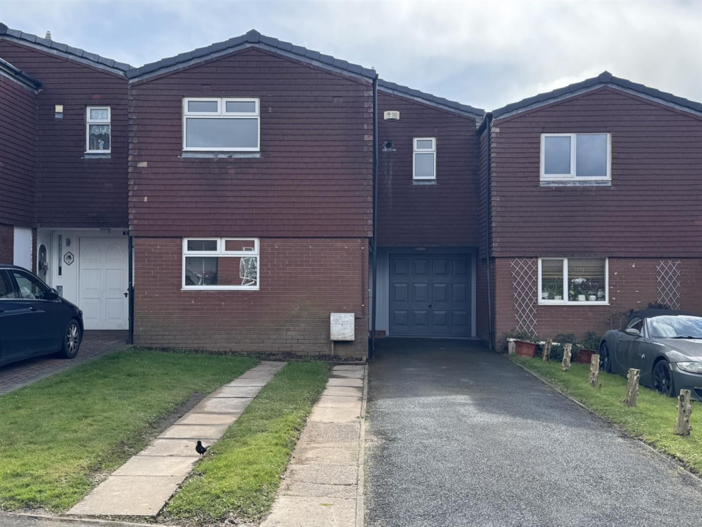 4 bed Link detached for rent in Telford. From Tempertons - Newport