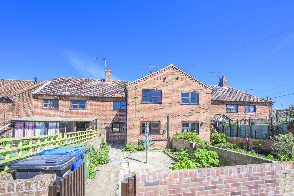 2 bed Mid Terraced House for rent in Beccles. From templewicks - Beccles