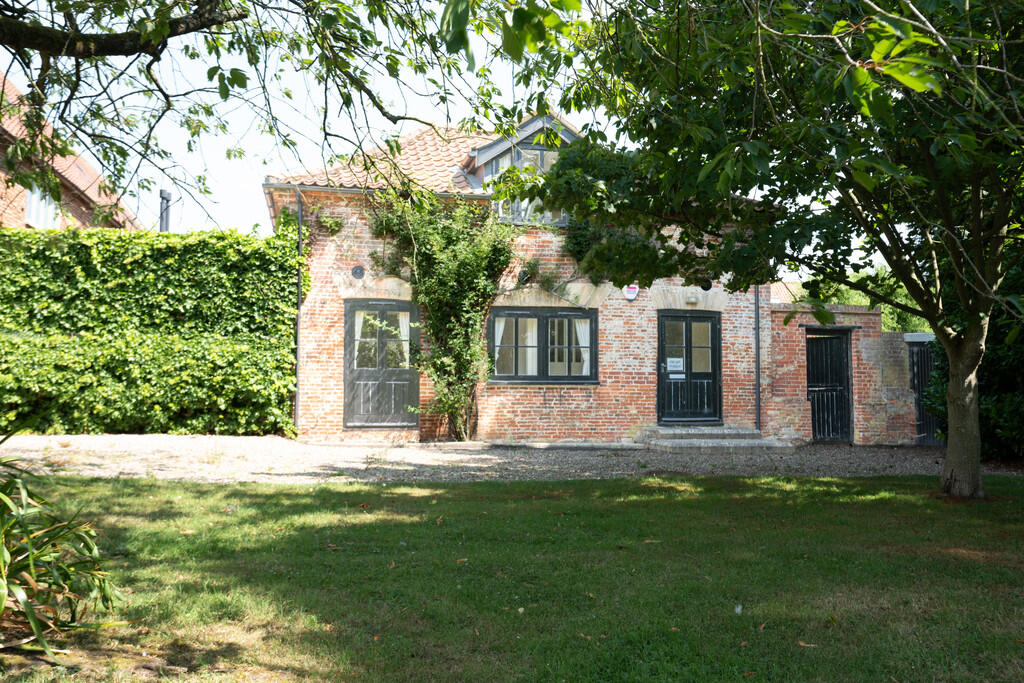 1 bed Detached for rent in Hales. From templewicks - Beccles