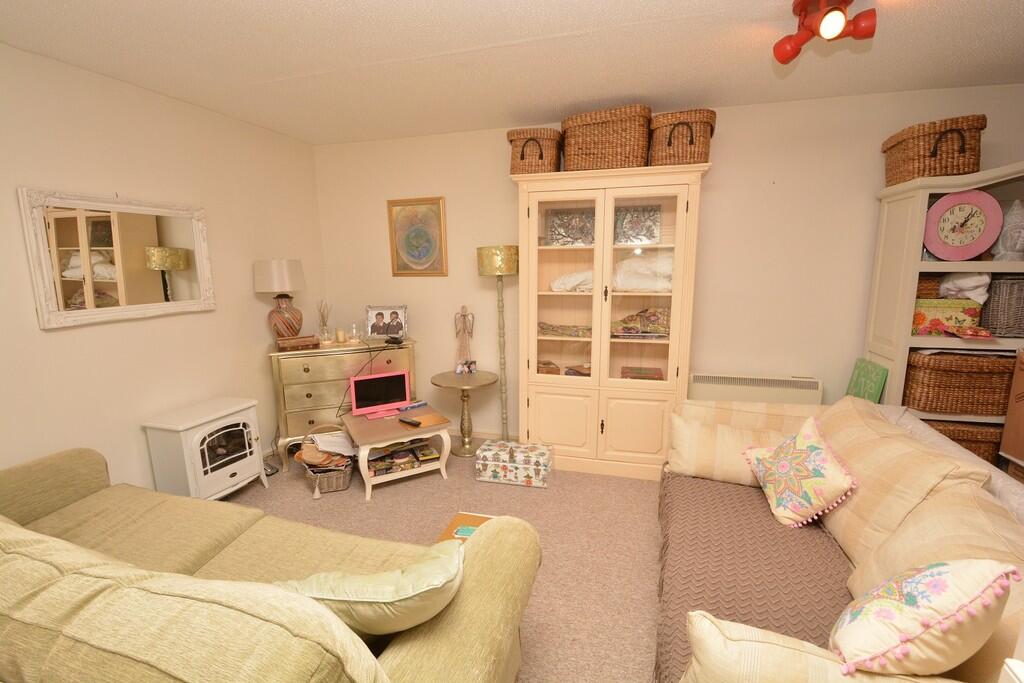 4 bed Studio for rent in Upper Swainswick. From The Bath Property Shop Ltd - Bath