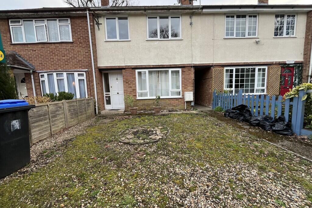 3 bed Mid Terraced House for rent in Pyle Hill. From The Letting Centre - Woking