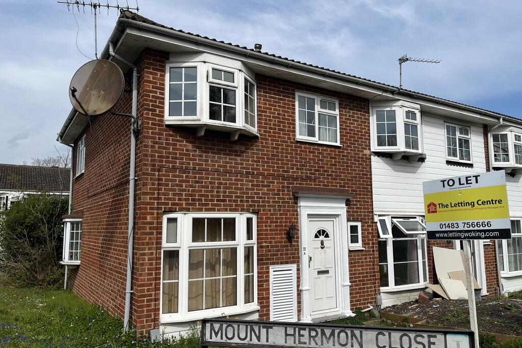 3 bed End of Terrace for rent in Pyle Hill. From The Letting Centre - Woking