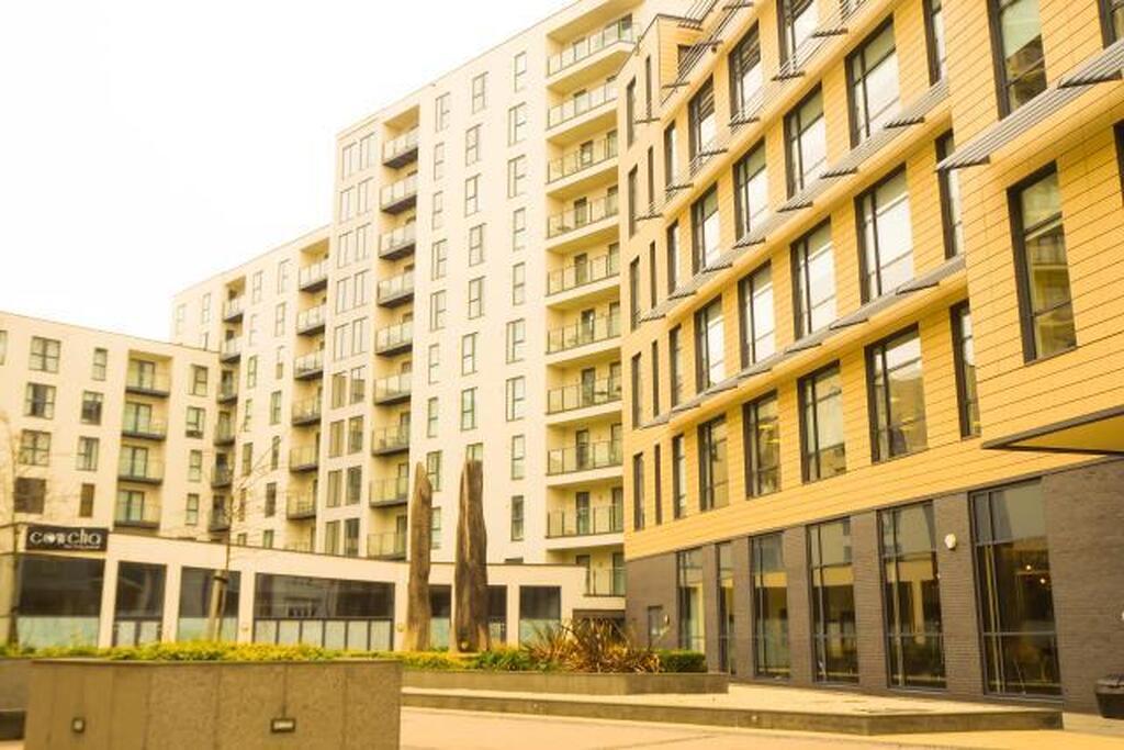 2 bed Apartment for rent in Pyle Hill. From The Letting Centre - Woking