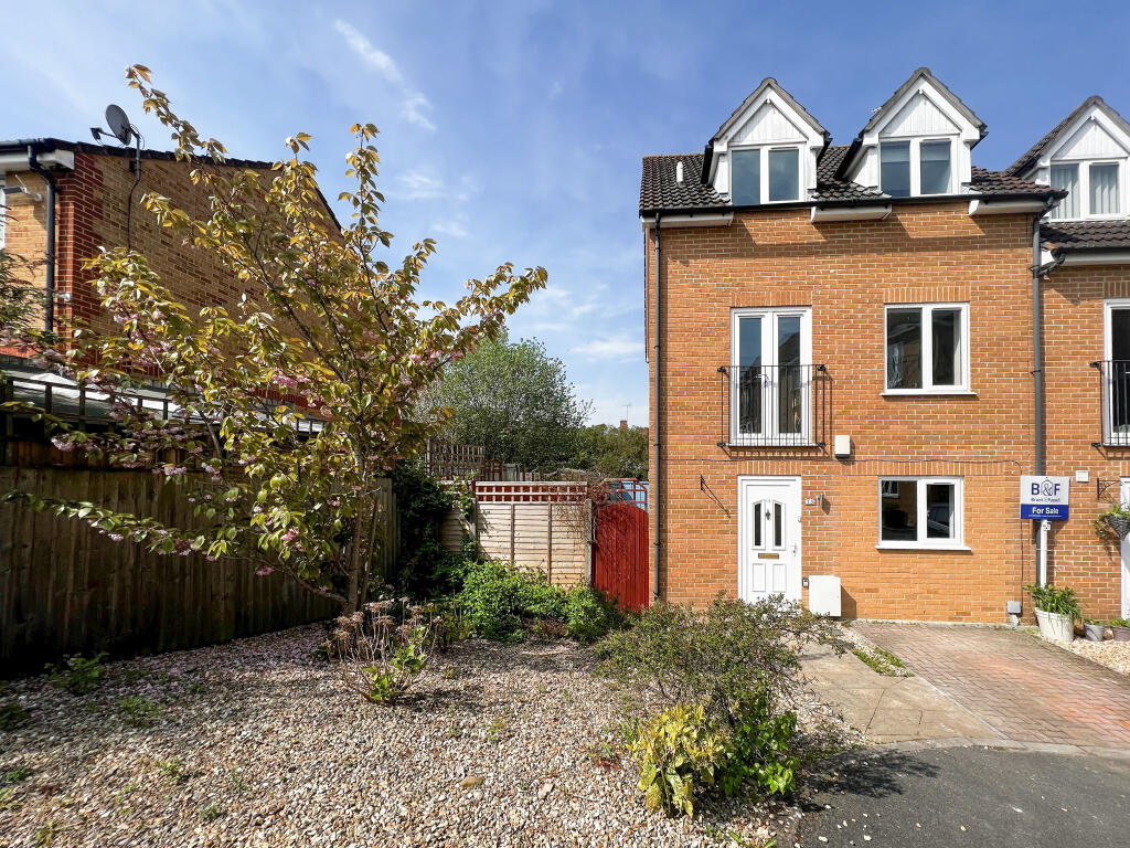 5 bed Detached for rent in Hillfields. From The Letting Game - Henleaze 5 bed Detached for rent in Hillfields. From The Letting Game - Henleaze