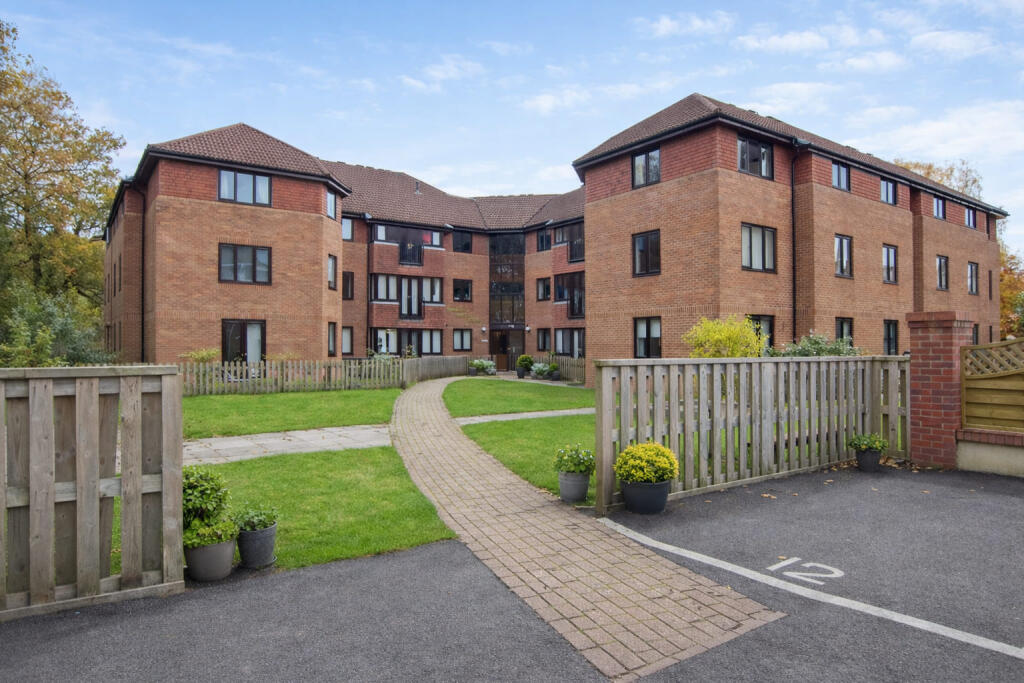 1 bed 1st Floor Flat for rent in Hallen. From The Letting Game - Henleaze