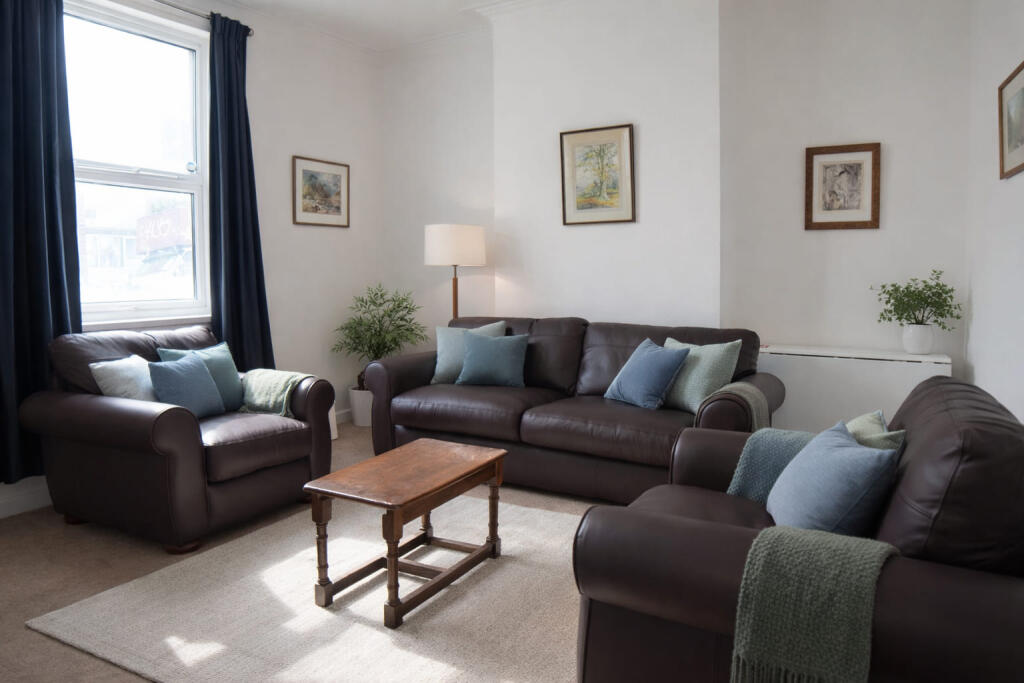 4 bed Mid Terraced House for rent in Bristol. From The Letting Game - Henleaze 4 bed Mid Terraced House for rent in Bristol. From The Letting Game - Henleaze