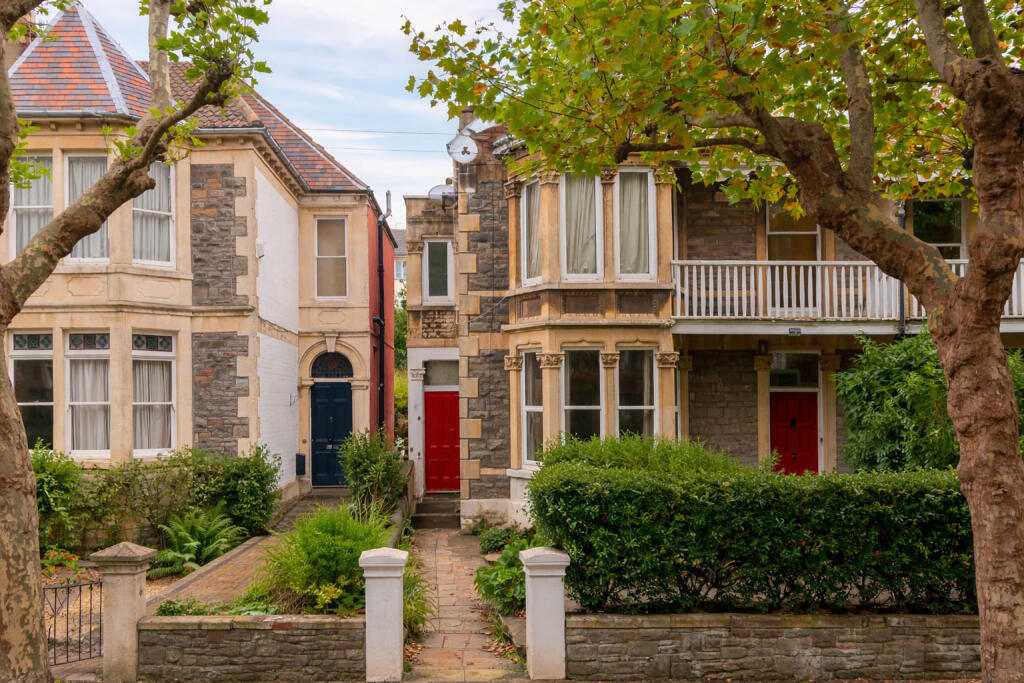 2 bed 1st Floor Flat for rent in Bristol. From The Letting Game - Henleaze 2 bed 1st Floor Flat for rent in Bristol. From The Letting Game - Henleaze