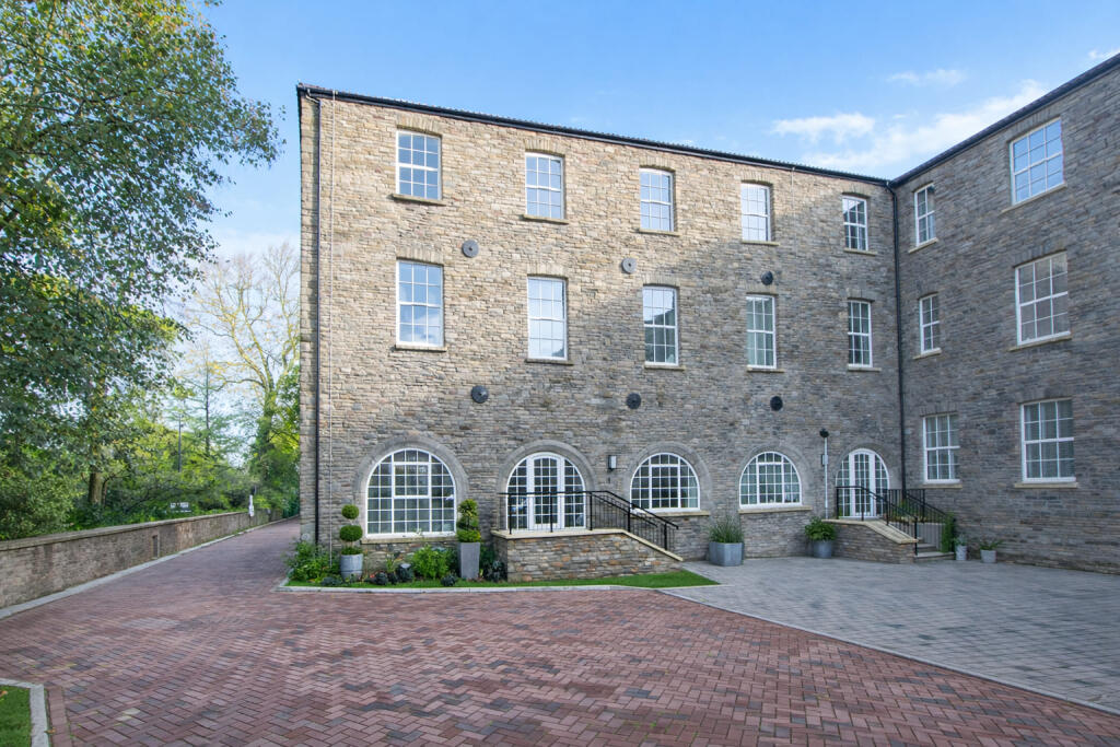 2 bed 1st Floor Flat for rent in Broomhill. From The Letting Game - Henleaze