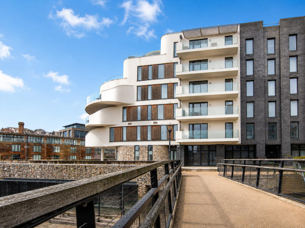 2 bed 1st Floor Flat for rent in Bristol. From The Letting Game - Henleaze