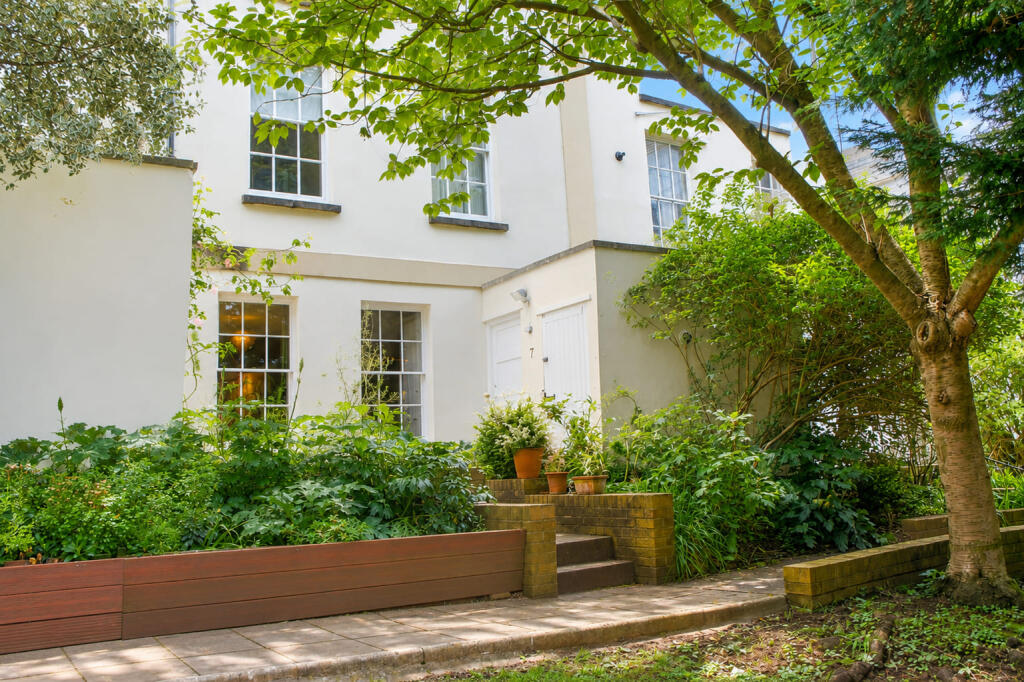 2 bed 1st Floor Flat for rent in Leigh Woods. From The Letting Game - Henleaze