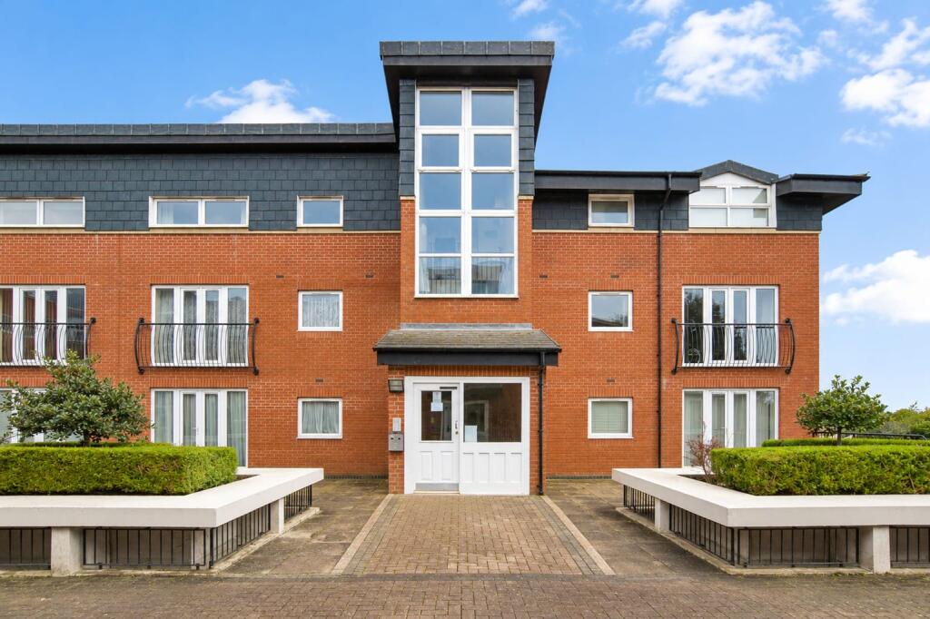 1 bed 1st Floor Flat for rent in Two Mile Hill. From The Letting Game - Henleaze