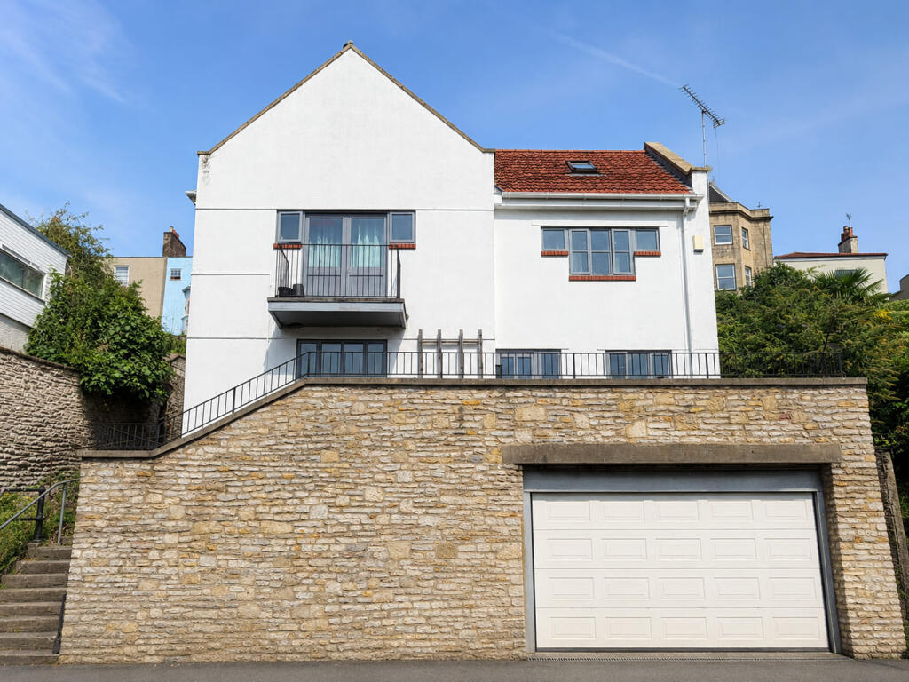 5 bed Detached for rent in Bristol. From The Letting Game - Henleaze