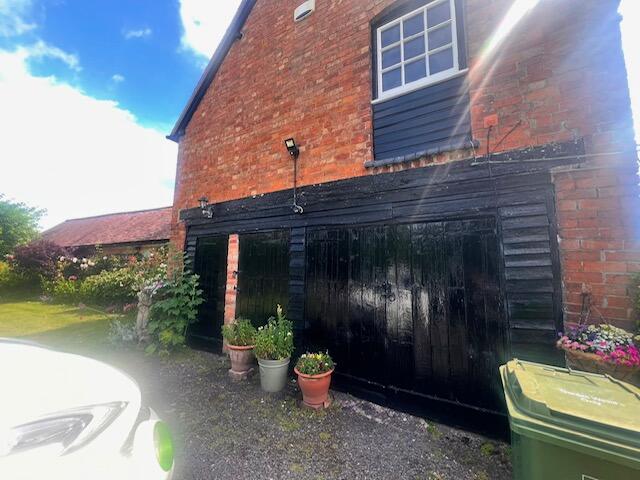 1 bed 1st Floor Flat for rent in Harbury. From The Letting People - Leamington Spa