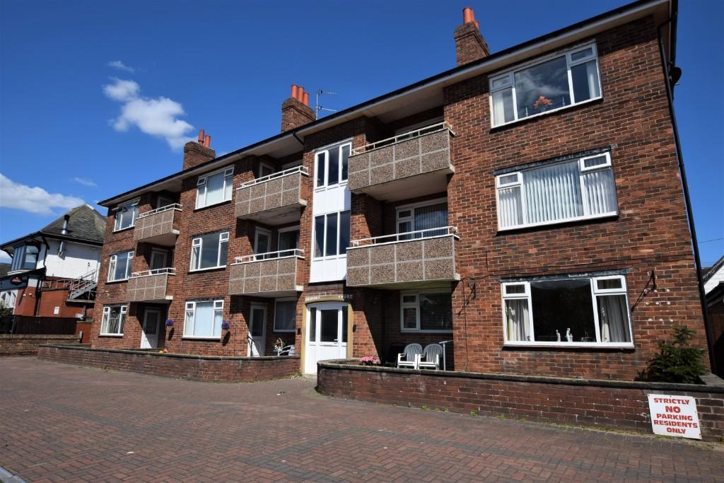 2 bed 1st Floor Flat for rent in Lytham St Anne's. From The Market Place - Poulton-Le-Fylde 2 bed 1st Floor Flat for rent in Lytham St Anne's. From The Market Place - Poulton-Le-Fylde