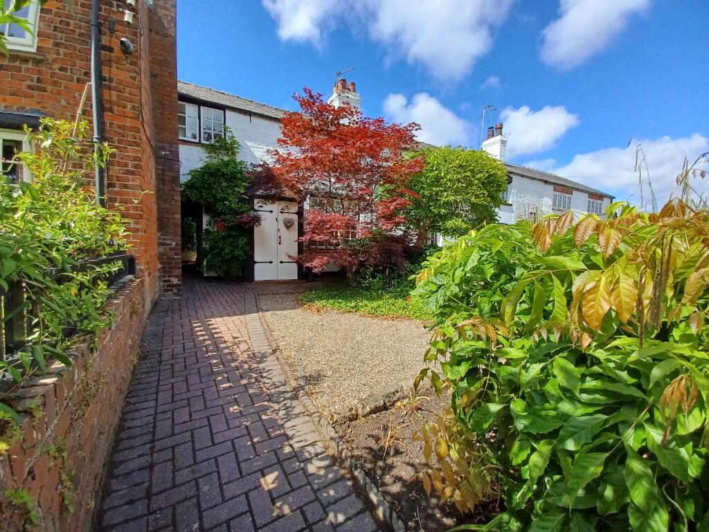 2 bed Cottage for rent in Poulton-le-Fylde. From The Market Place - Poulton-Le-Fylde