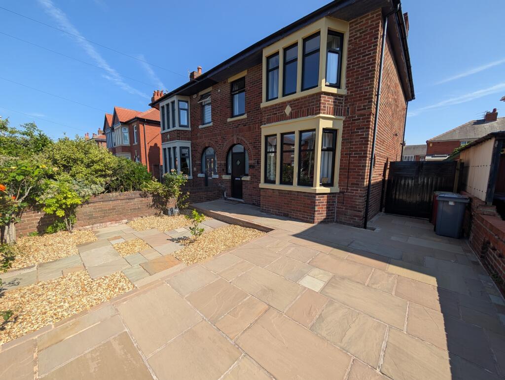 3 bed Semi Detached for rent in Blackpool. From The Market Place - Poulton-Le-Fylde 3 bed Semi Detached for rent in Blackpool. From The Market Place - Poulton-Le-Fylde