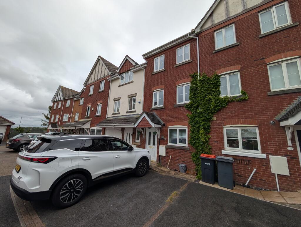 3 bed Town House for rent in Thornton. From The Market Place - Poulton-Le-Fylde
