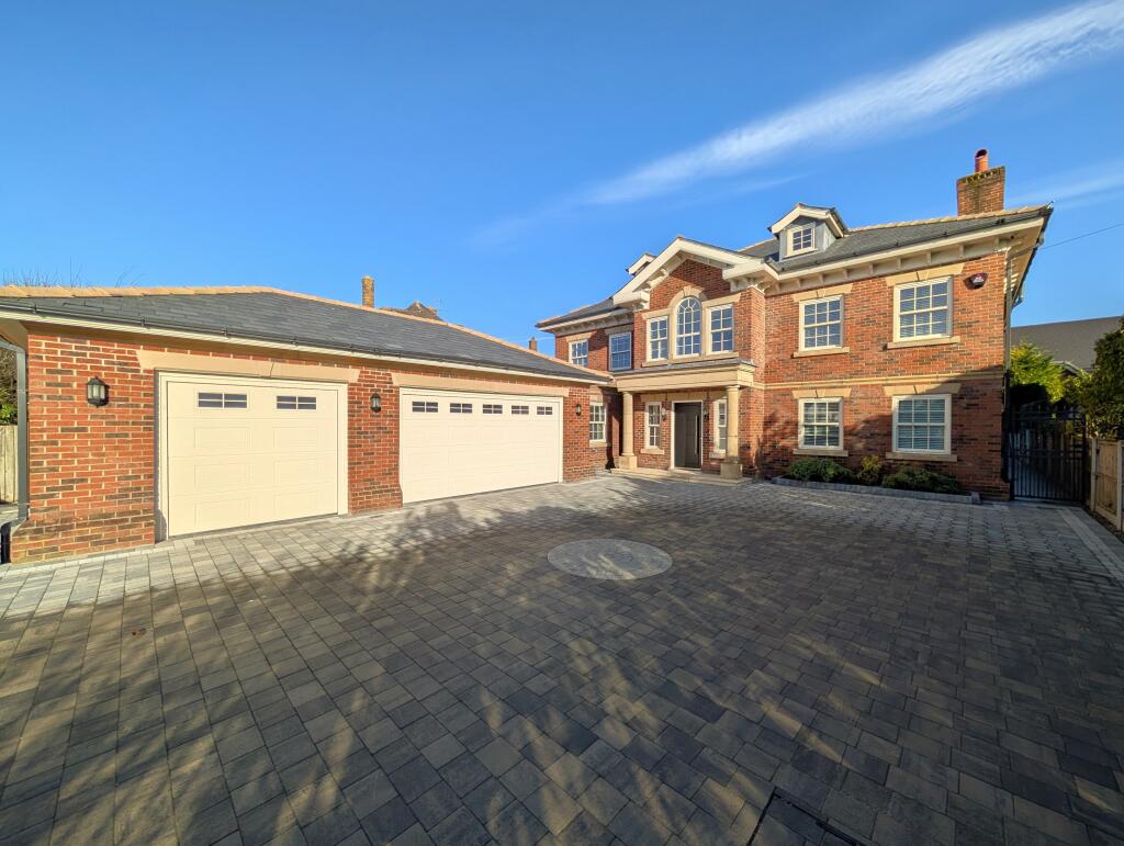 5 bed Detached for rent in Poulton-le-Fylde. From The Market Place - Poulton-Le-Fylde 5 bed Detached for rent in Poulton-le-Fylde. From The Market Place - Poulton-Le-Fylde