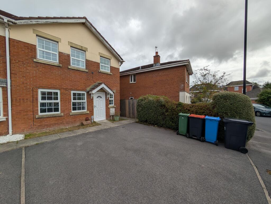 3 bed Mews for rent in Poulton-le-Fylde. From The Market Place - Poulton-Le-Fylde 3 bed Mews for rent in Poulton-le-Fylde. From The Market Place - Poulton-Le-Fylde