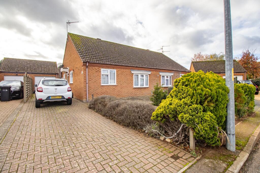 2 bed Bungalow for rent in Dersingham. From The Norfolk Agents - Fakenham