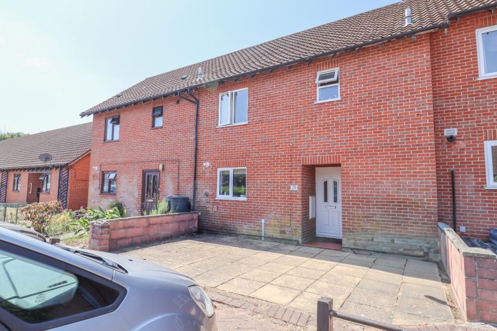 3 bed Mid Terraced House for rent in Fakenham. From The Norfolk Agents - Fakenham