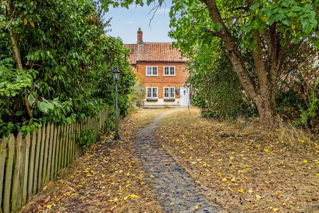 2 bed Mid Terraced House for rent in Mileham. From The Norfolk Agents - Fakenham 2 bed Mid Terraced House for rent in Mileham. From The Norfolk Agents - Fakenham