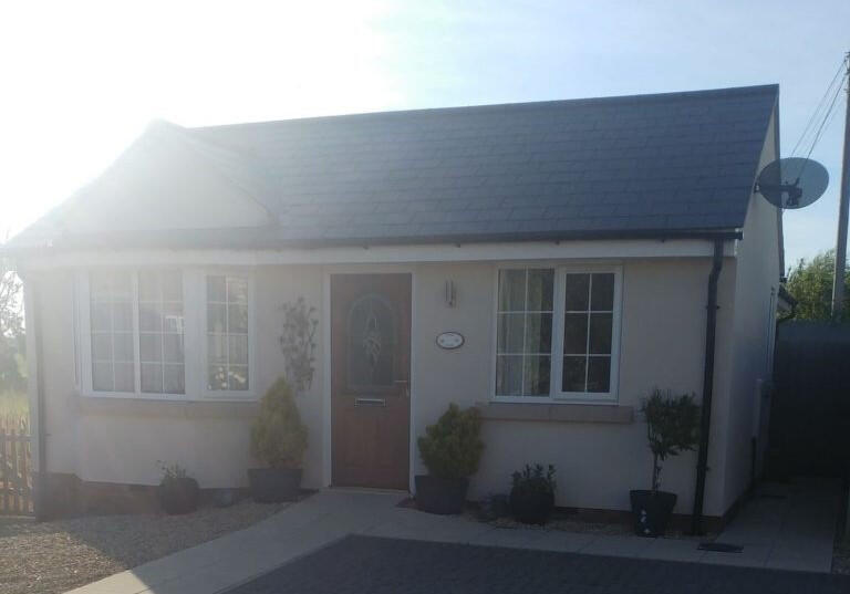 2 bed Bungalow for rent in Coaley. From The Online Letting Agents Ltd - Bury St Edmunds