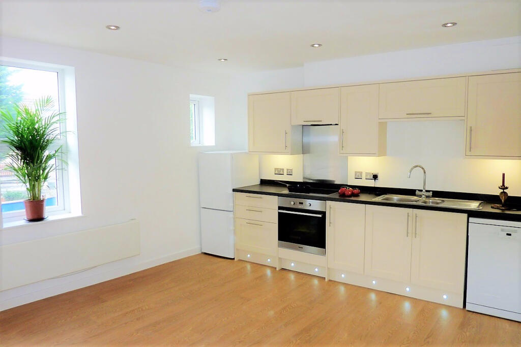 2 bed Apartment for rent in Bristol. From The Online Letting Agents Ltd - Bury St Edmunds 2 bed Apartment for rent in Bristol. From The Online Letting Agents Ltd - Bury St Edmunds