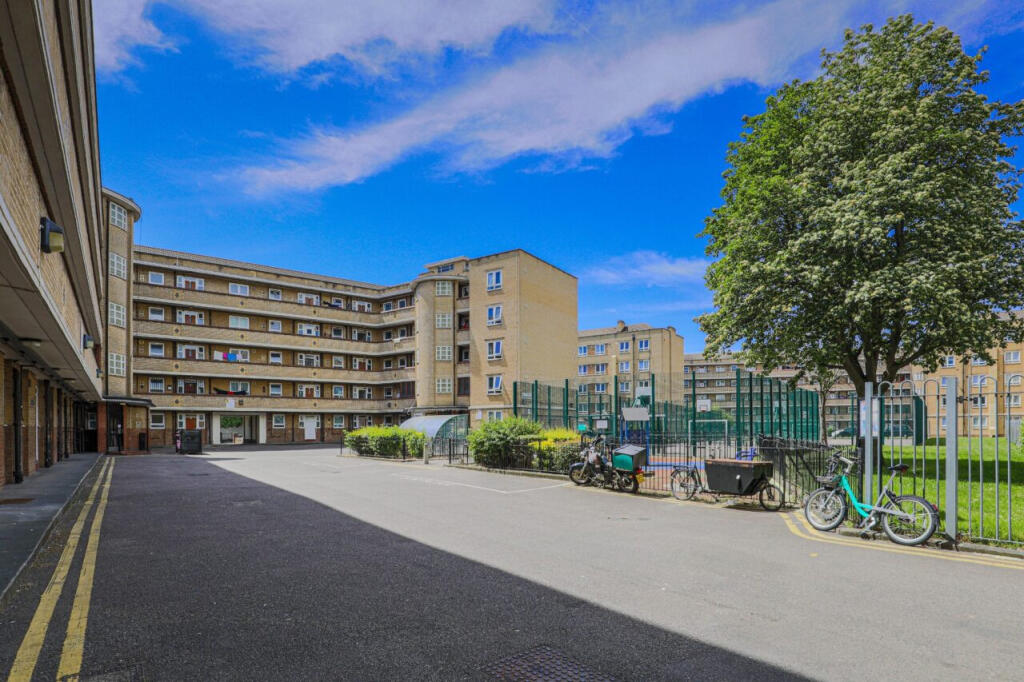 4 bed Apartment for rent in London. From The Online Letting Agents Ltd - Bury St Edmunds