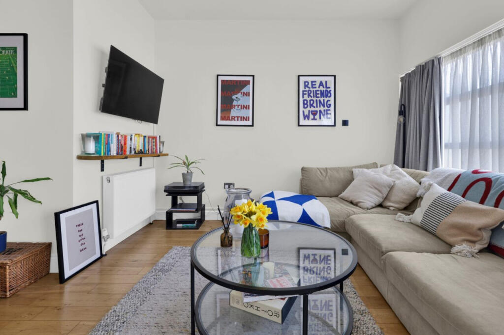 2 bed Apartment for rent in London. From The Online Letting Agents Ltd - Bury St Edmunds