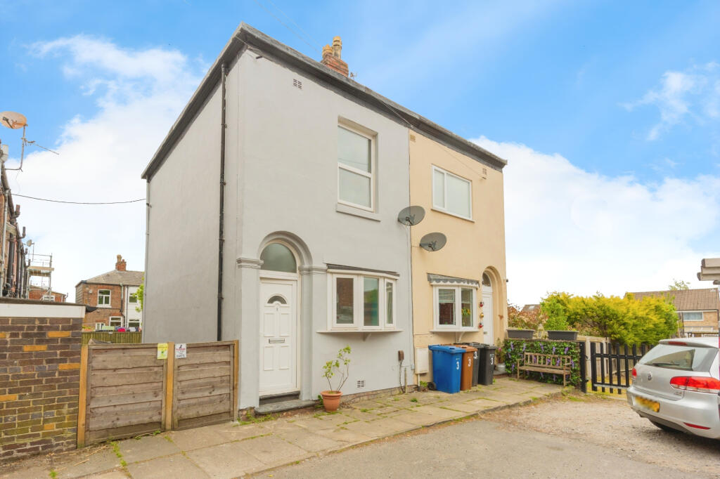 2 bed Mid Terraced House for rent in Stockport. From The Online Letting Agents Ltd - Bury St Edmunds