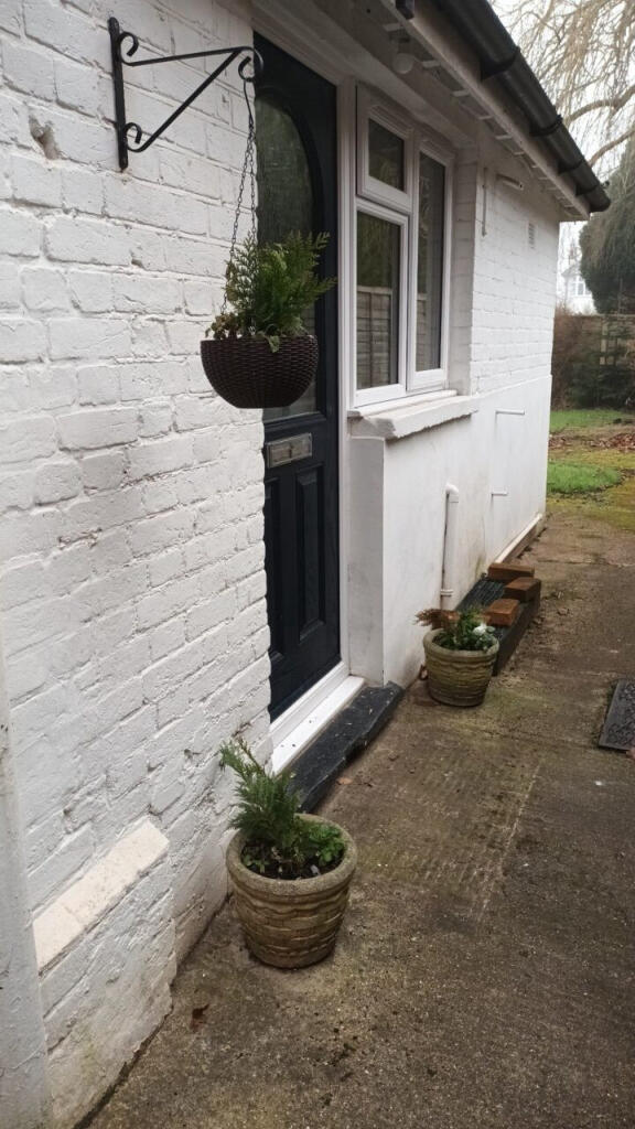 0 bed 1st Floor Flat for rent in Staines-upon-Thames. From The Online Letting Agents Ltd - Bury St Edmunds