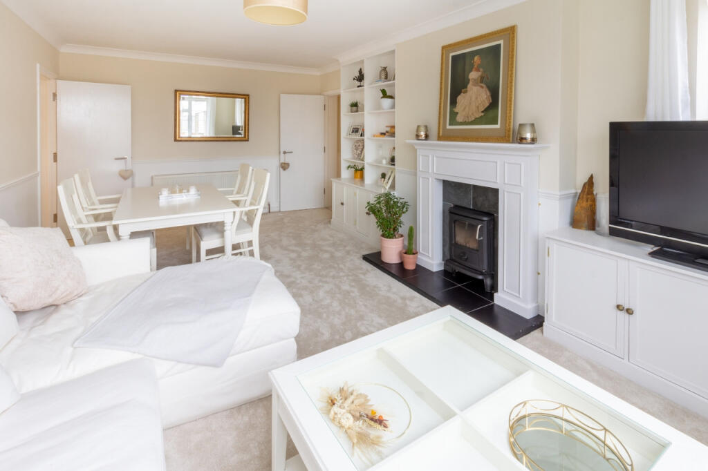 2 bed Apartment for rent in London. From The Online Letting Agents Ltd - Bury St Edmunds