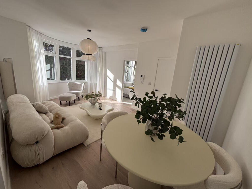 2 bed Apartment for rent in Brentford. From The Online Letting Agents Ltd - Bury St Edmunds