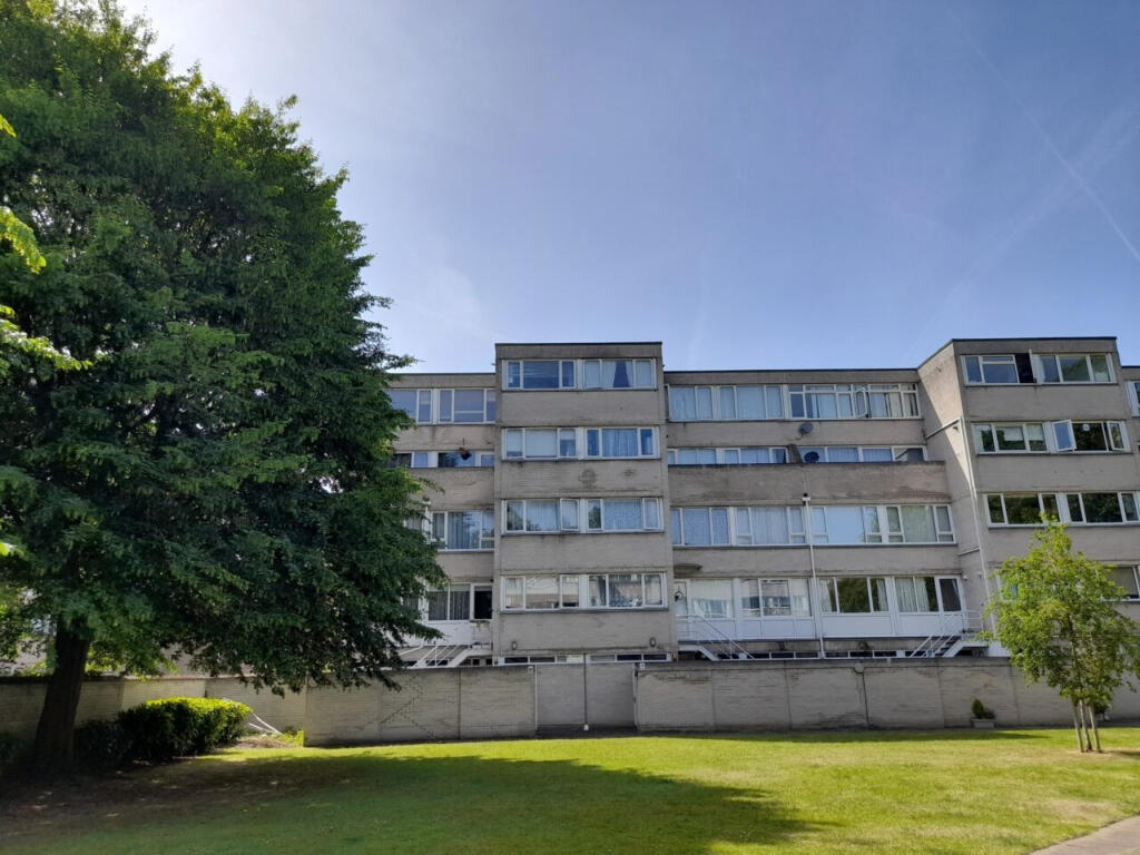 2 bed Apartment for rent in Windsor. From The Online Letting Agents Ltd - Bury St Edmunds 2 bed Apartment for rent in Windsor. From The Online Letting Agents Ltd - Bury St Edmunds