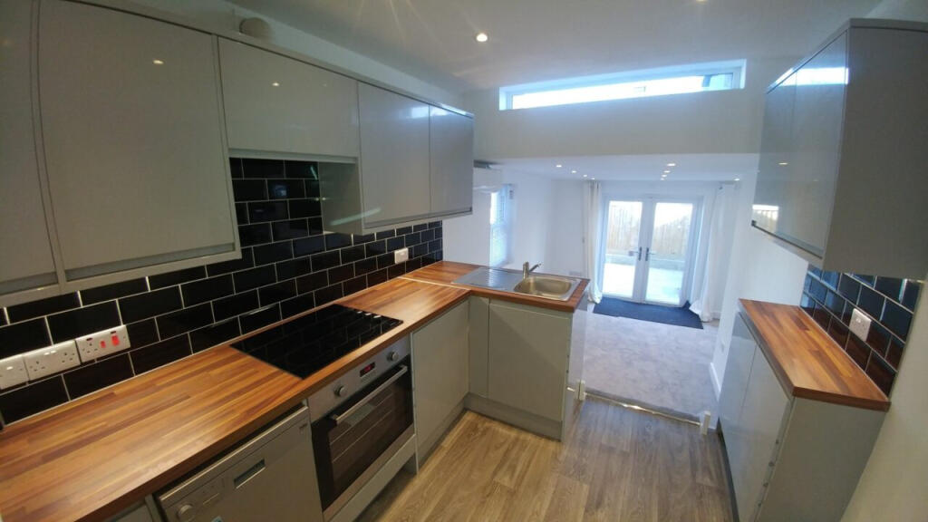 1 bed 1st Floor Flat for rent in Redhill. From The Online Letting Agents Ltd - Bury St Edmunds