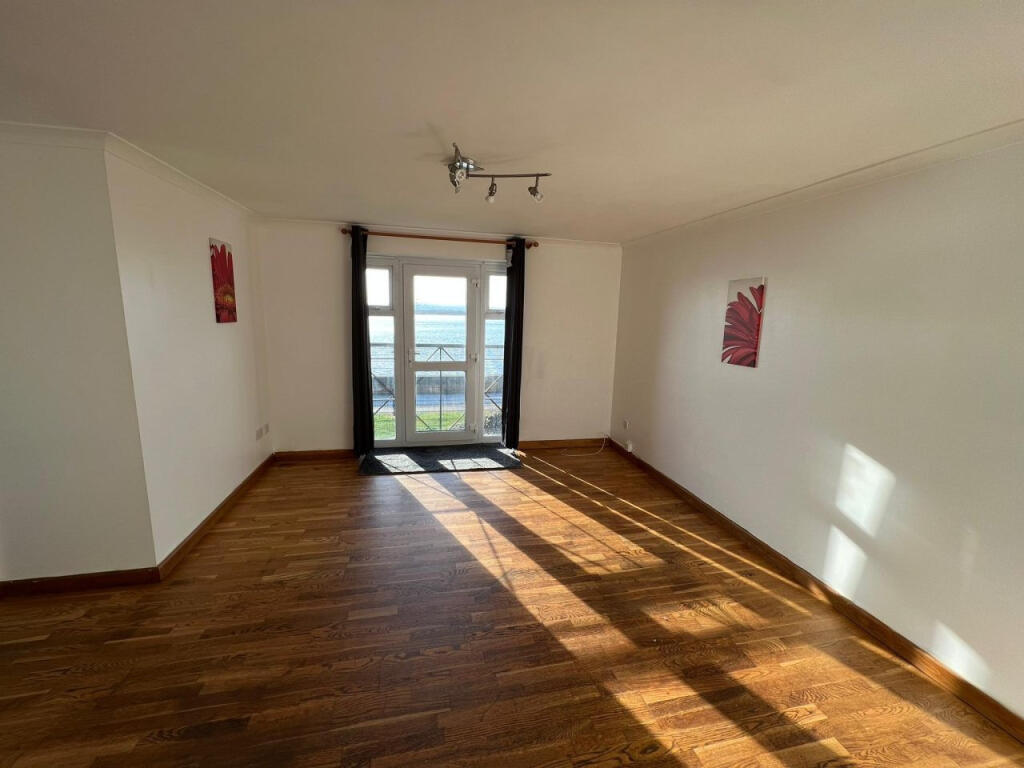 2 bed Apartment for rent in Grays. From The Online Letting Agents Ltd - Bury St Edmunds 2 bed Apartment for rent in Grays. From The Online Letting Agents Ltd - Bury St Edmunds
