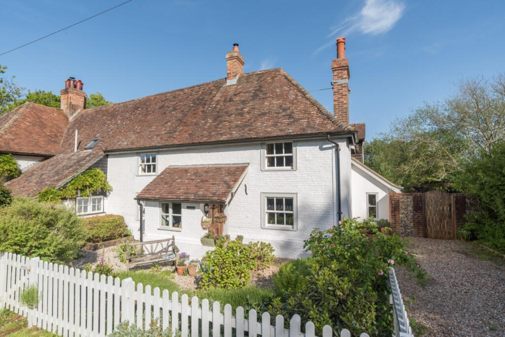 3 bed Semi Detached for rent in Densole. From The Online Letting Agents Ltd - Bury St Edmunds