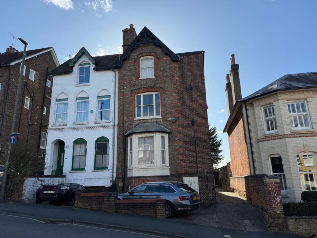 1 bed Apartment for rent in Guildford. From The Online Letting Agents Ltd - Bury St Edmunds