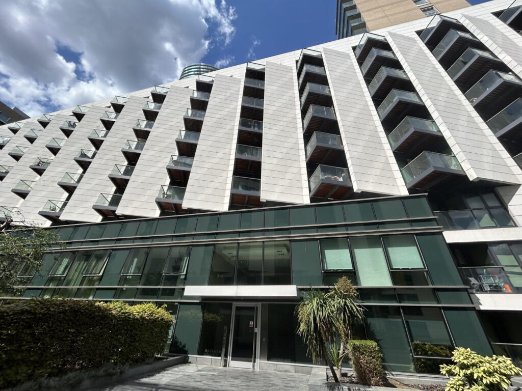 4 bed Apartment for rent in Poplar. From The Online Letting Agents Ltd - Bury St Edmunds 4 bed Apartment for rent in Poplar. From The Online Letting Agents Ltd - Bury St Edmunds