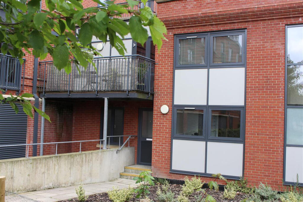 2 bed Apartment for rent in Norwich. From The Online Letting Agents Ltd - Bury St Edmunds 2 bed Apartment for rent in Norwich. From The Online Letting Agents Ltd - Bury St Edmunds