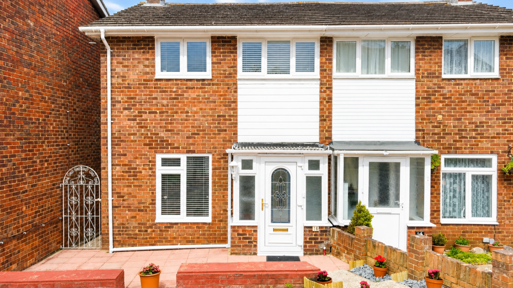 3 bed Semi Detached for rent in Basingstoke. From The Online Letting Agents Ltd - Bury St Edmunds