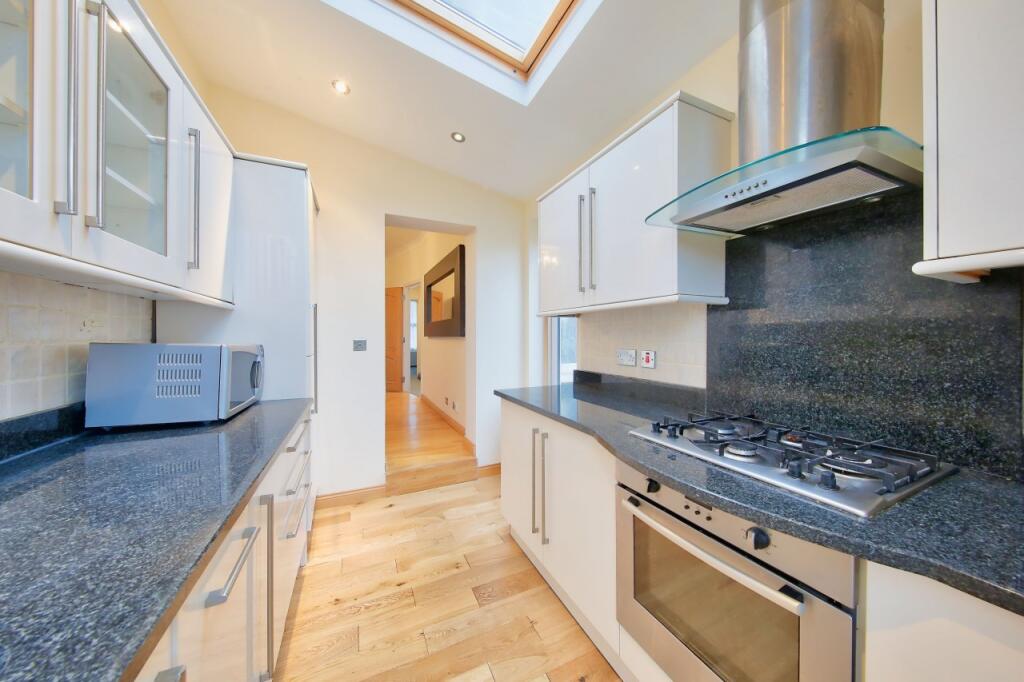 4 bed Apartment for rent in London. From The Online Letting Agents Ltd - Bury St Edmunds