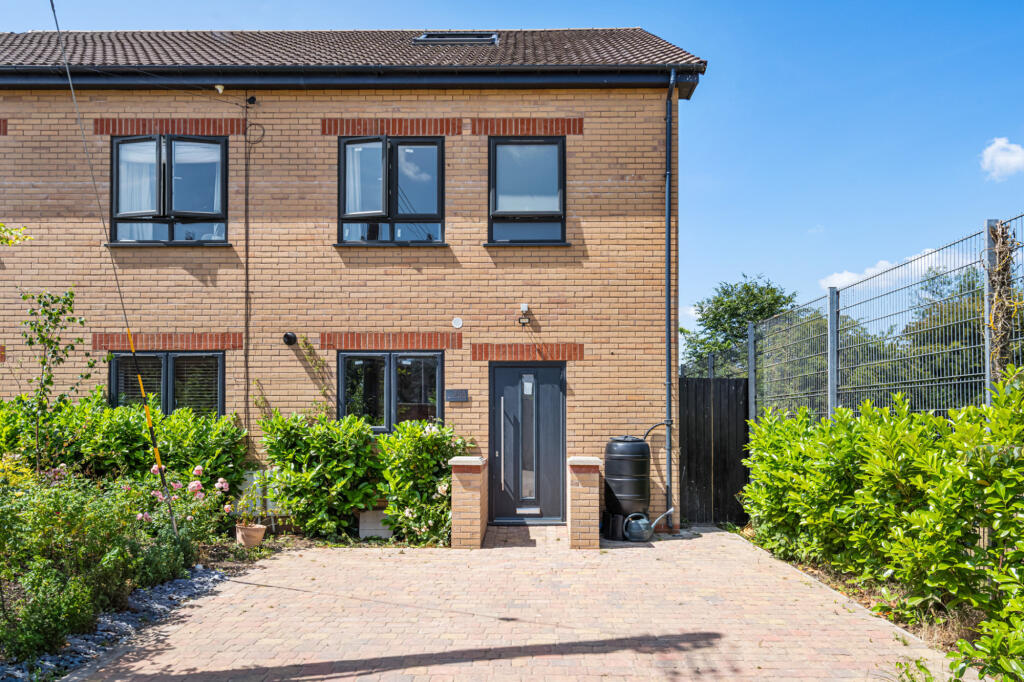 4 bed Semi Detached for rent in Bidford-on-Avon. From The Online Letting Agents Ltd - Bury St Edmunds