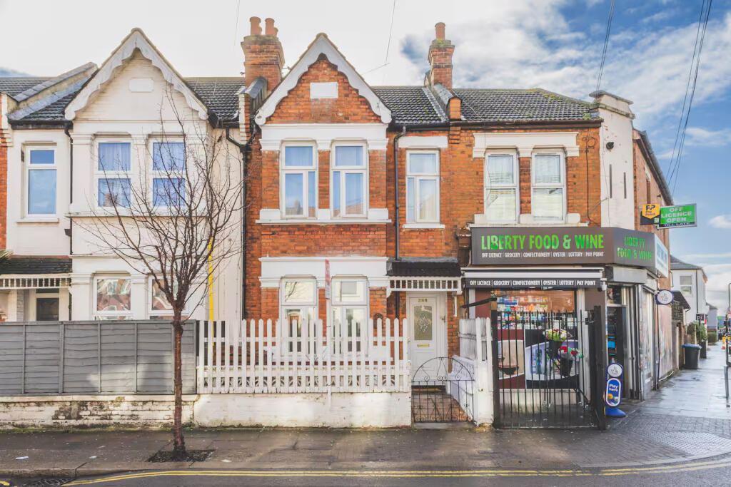 2 bed Mid Terraced House for rent in London. From The Online Letting Agents Ltd - Bury St Edmunds 2 bed Mid Terraced House for rent in London. From The Online Letting Agents Ltd - Bury St Edmunds