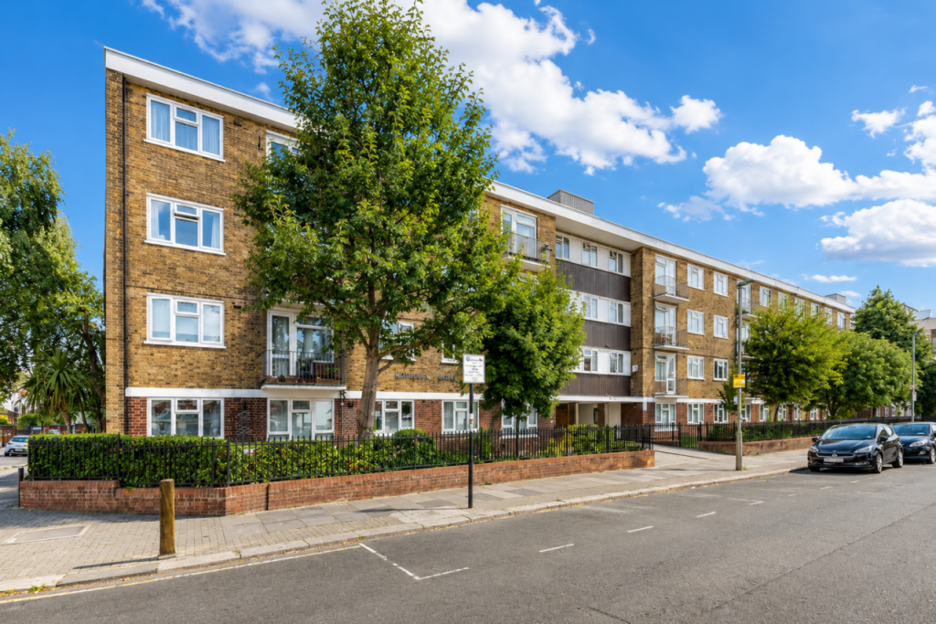 2 bed Apartment for rent in Battersea. From The Online Letting Agents Ltd - Bury St Edmunds 2 bed Apartment for rent in Battersea. From The Online Letting Agents Ltd - Bury St Edmunds